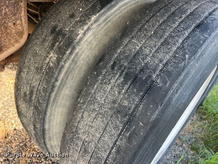 image for item DS2451 2001 Timpte Super Hopper  grain trailer