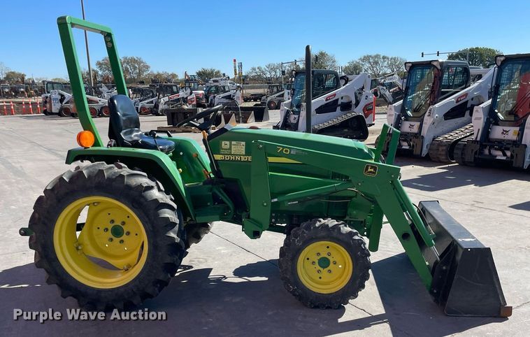 image for item GG9775 2001 John Deere 790  MFWD tractor