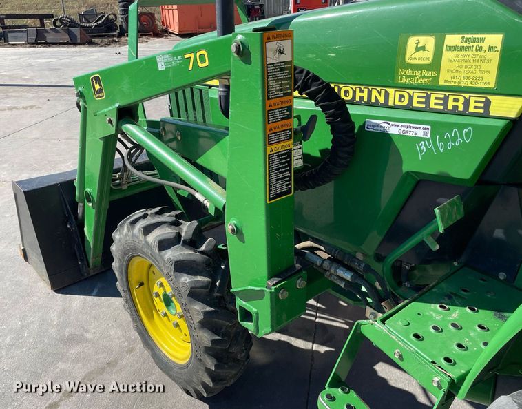 image for item GG9775 2001 John Deere 790  MFWD tractor