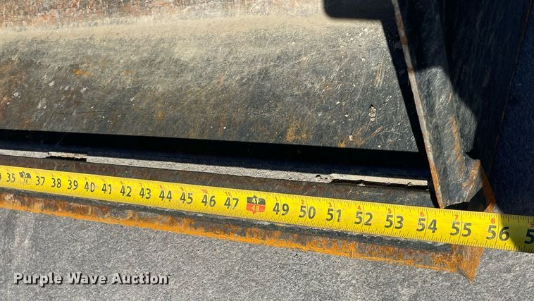 image for item GG9775 2001 John Deere 790  MFWD tractor