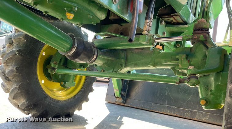 image for item GG9775 2001 John Deere 790  MFWD tractor