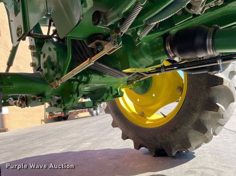 image for item GG9775 2001 John Deere 790  MFWD tractor