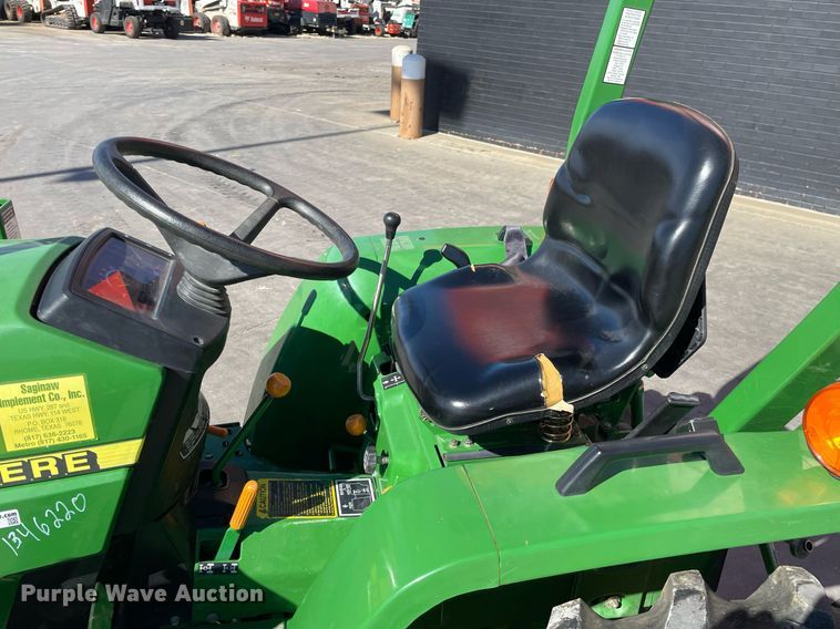 image for item GG9775 2001 John Deere 790  MFWD tractor