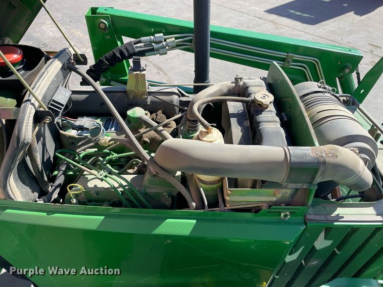 image for item GG9775 2001 John Deere 790  MFWD tractor