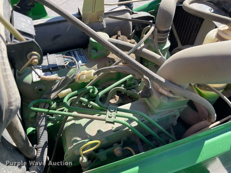 image for item GG9775 2001 John Deere 790  MFWD tractor