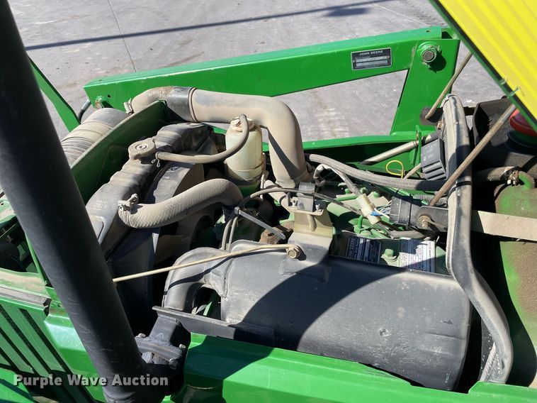 image for item GG9775 2001 John Deere 790  MFWD tractor