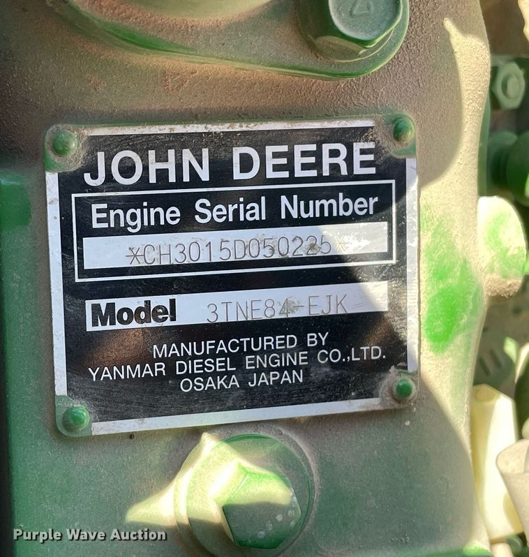 image for item GG9775 2001 John Deere 790  MFWD tractor