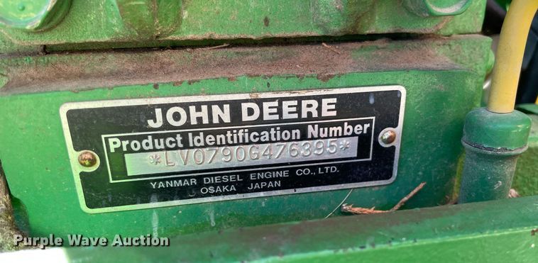 image for item GG9775 2001 John Deere 790  MFWD tractor