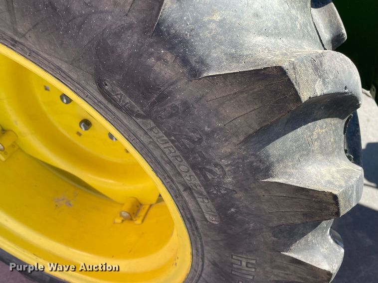 image for item GG9775 2001 John Deere 790  MFWD tractor