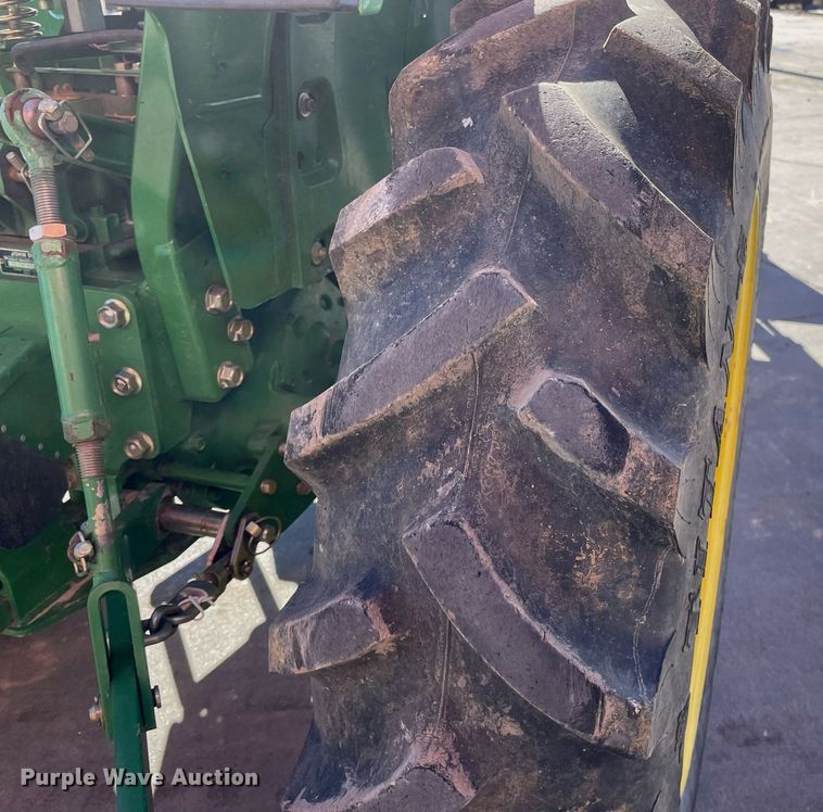 image for item GG9775 2001 John Deere 790  MFWD tractor