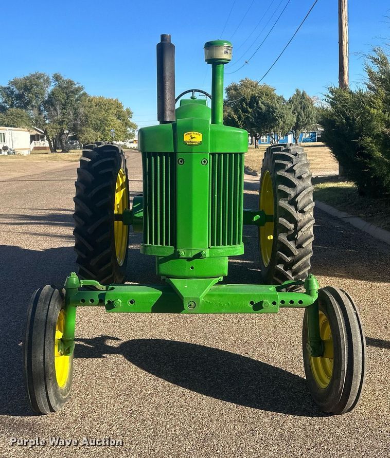 image for item IU9034 1958 John Deere 720  tractor