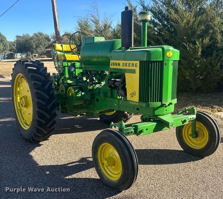 image for item IU9034 1958 John Deere 720  tractor