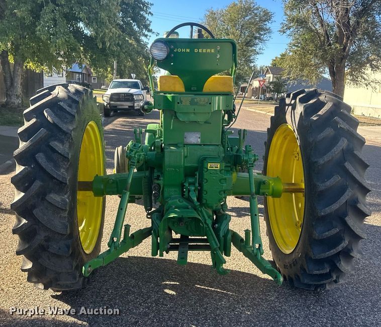 image for item IU9034 1958 John Deere 720  tractor