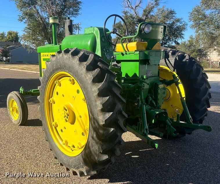 image for item IU9034 1958 John Deere 720  tractor