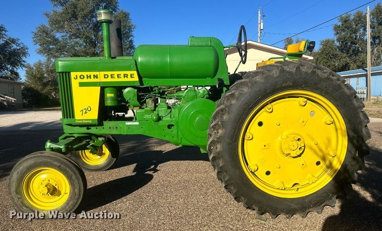 image for item IU9034 1958 John Deere 720  tractor