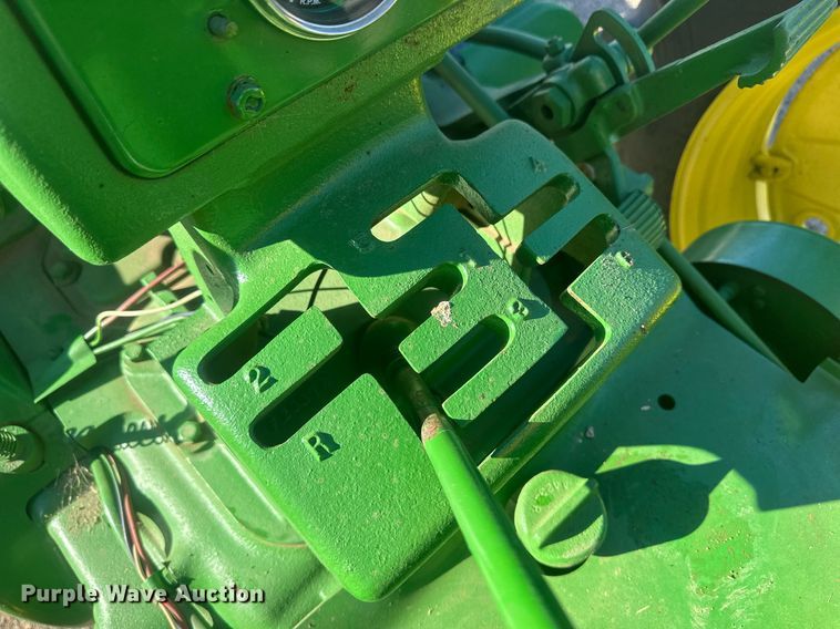 image for item IU9034 1958 John Deere 720  tractor