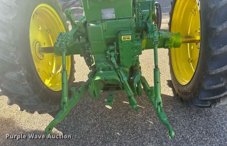 image for item IU9034 1958 John Deere 720  tractor