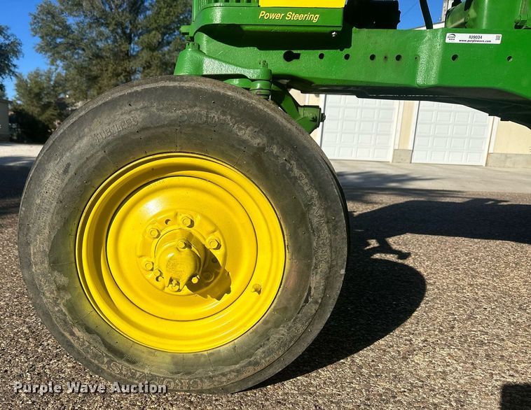 image for item IU9034 1958 John Deere 720  tractor