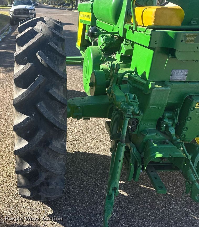 image for item IU9034 1958 John Deere 720  tractor