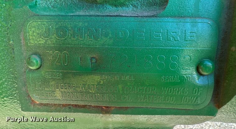 image for item IU9034 1958 John Deere 720  tractor
