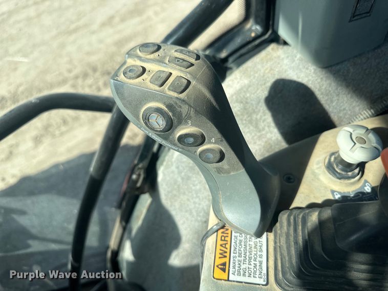 image for item IU9039 Versatile 280  MFWD tractor