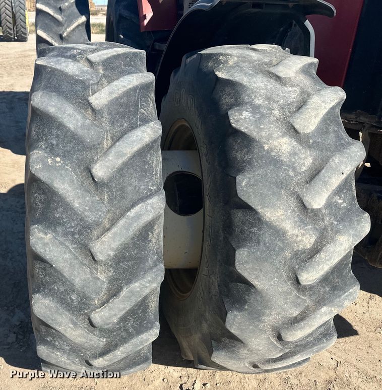 image for item IU9039 Versatile 280  MFWD tractor