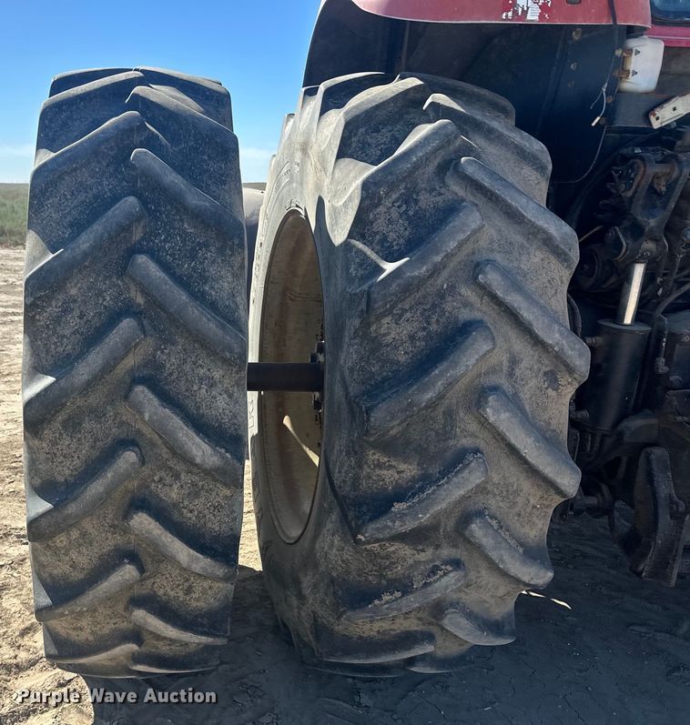 image for item IU9039 Versatile 280  MFWD tractor