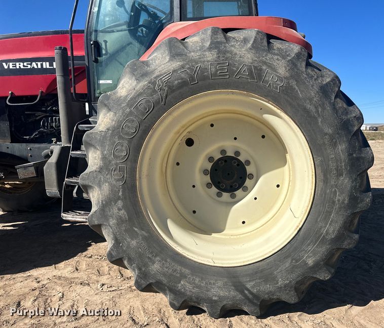 image for item IU9039 Versatile 280  MFWD tractor