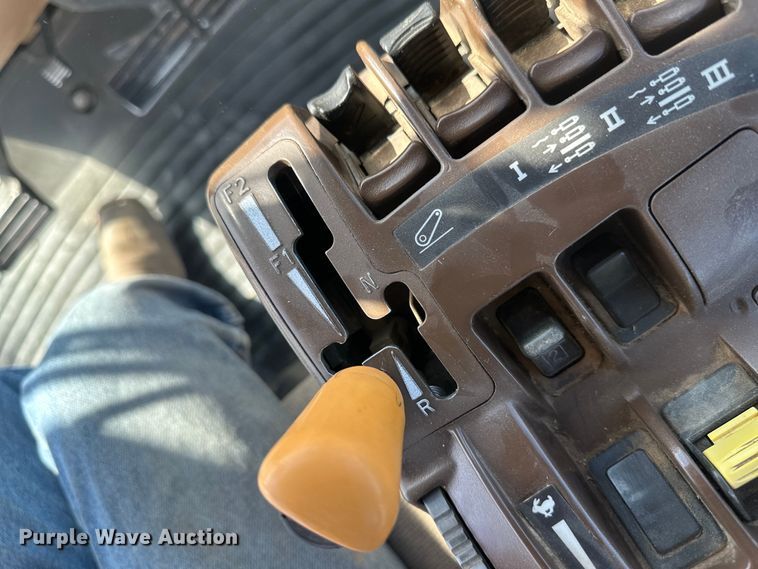 image for item IU9040 2008 John Deere 8430  MFWD tractor