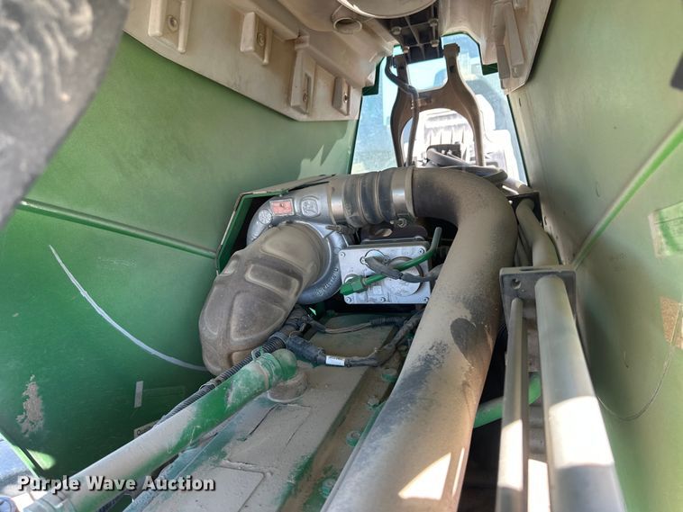 image for item IU9040 2008 John Deere 8430  MFWD tractor