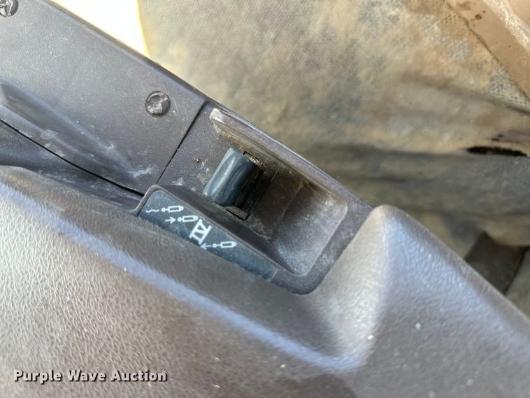 image for item IU9041 2006 John Deere 8430  MFWD tractor