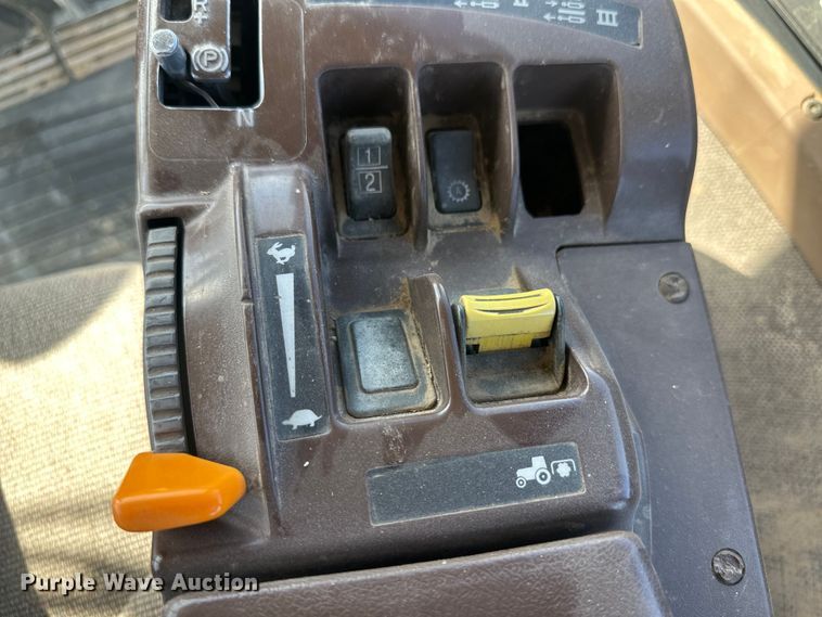 image for item IU9041 2006 John Deere 8430  MFWD tractor