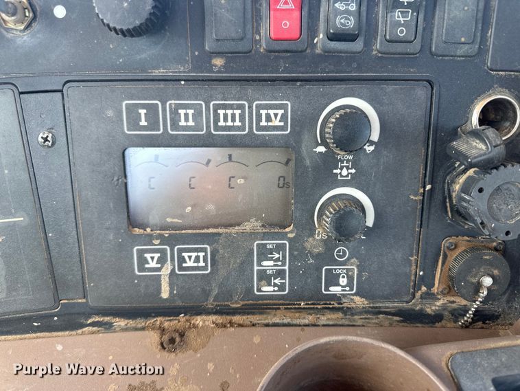 image for item IU9041 2006 John Deere 8430  MFWD tractor