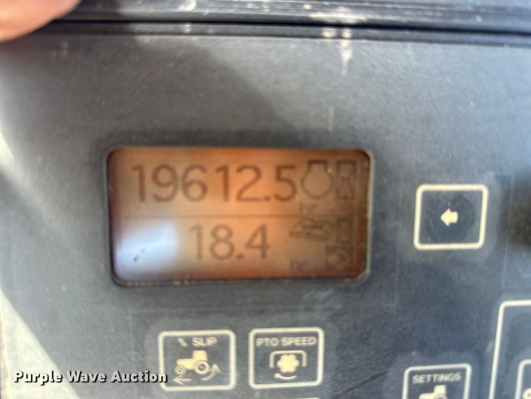 image for item IU9041 2006 John Deere 8430  MFWD tractor