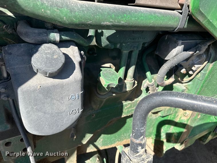 image for item IU9041 2006 John Deere 8430  MFWD tractor