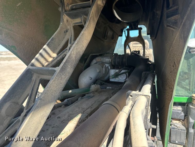 image for item IU9041 2006 John Deere 8430  MFWD tractor