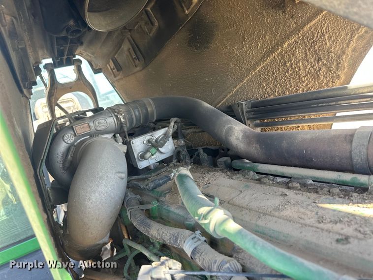 image for item IU9041 2006 John Deere 8430  MFWD tractor