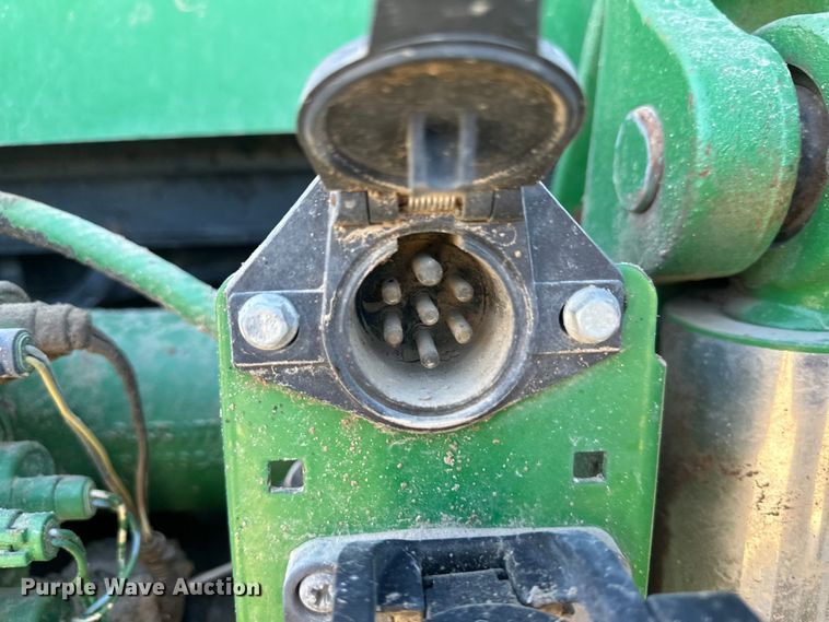 image for item IU9041 2006 John Deere 8430  MFWD tractor