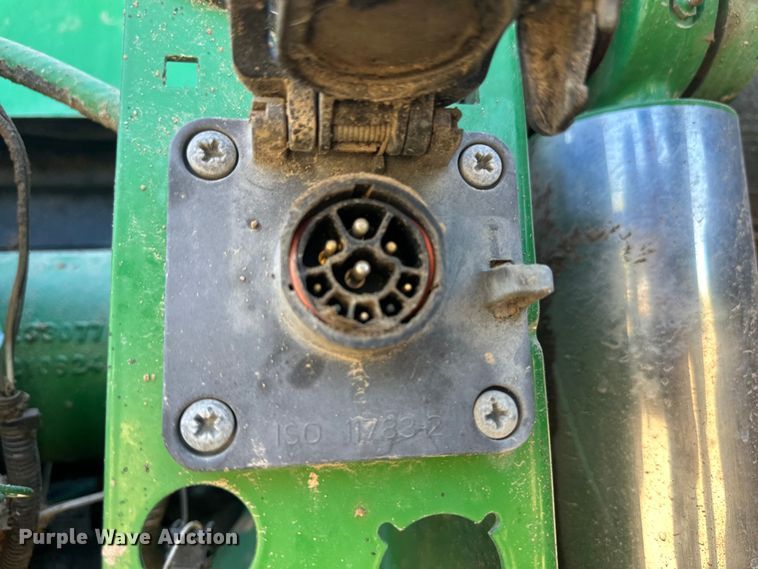 image for item IU9041 2006 John Deere 8430  MFWD tractor