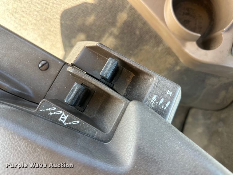 image for item IU9042 2008 John Deere 8430  MFWD tractor