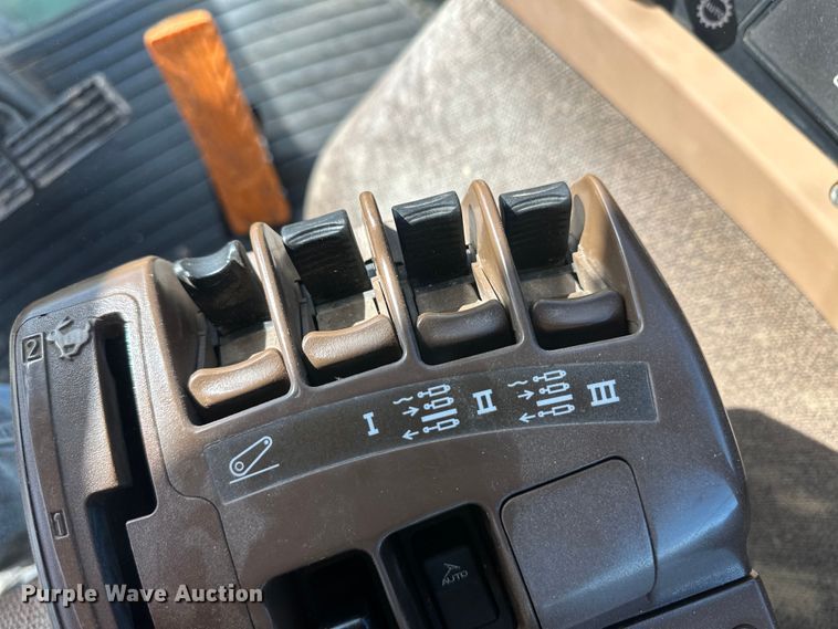 image for item IU9042 2008 John Deere 8430  MFWD tractor