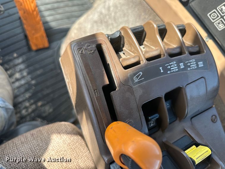 image for item IU9042 2008 John Deere 8430  MFWD tractor