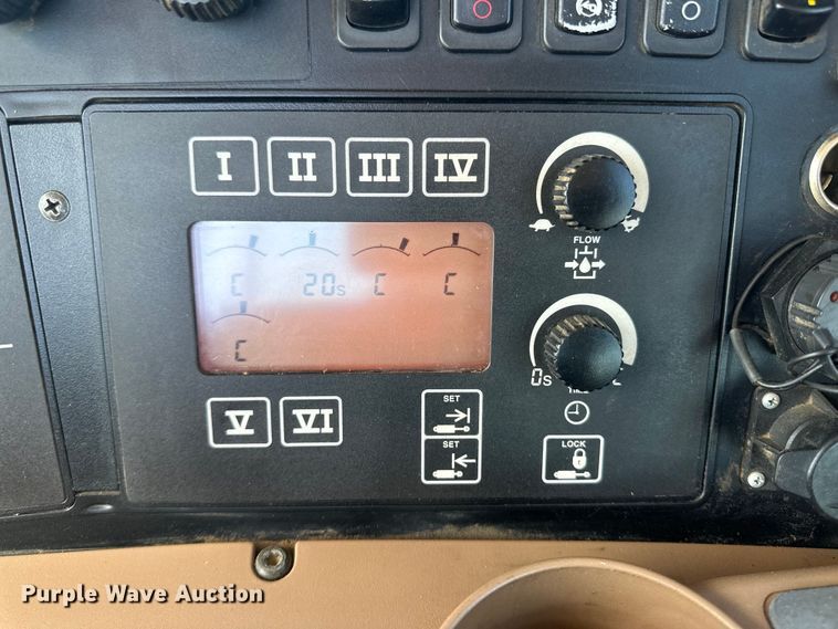 image for item IU9042 2008 John Deere 8430  MFWD tractor