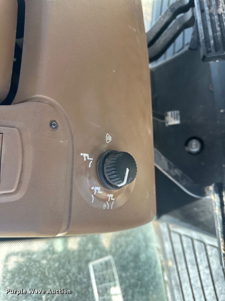 image for item IU9042 2008 John Deere 8430  MFWD tractor