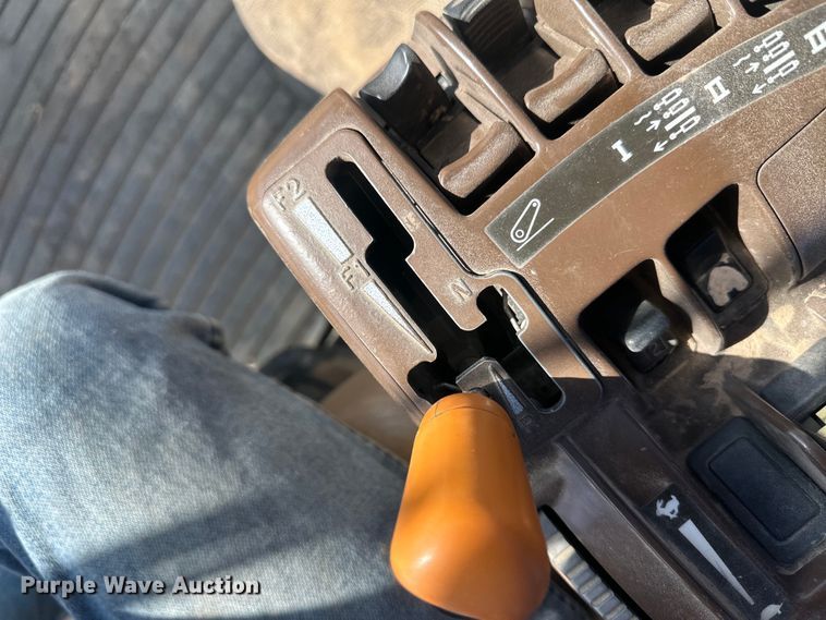 image for item IU9043 2008 John Deere 8330  MFWD tractor