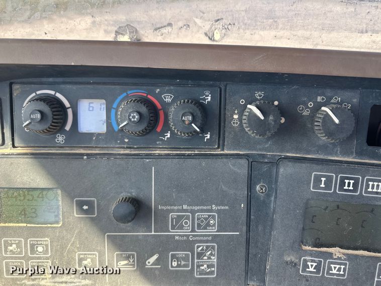 image for item IU9043 2008 John Deere 8330  MFWD tractor