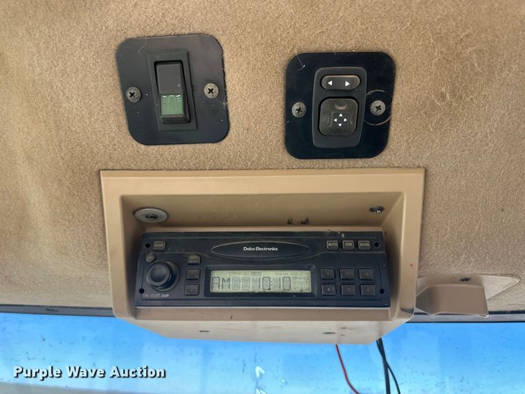 image for item IU9043 2008 John Deere 8330  MFWD tractor