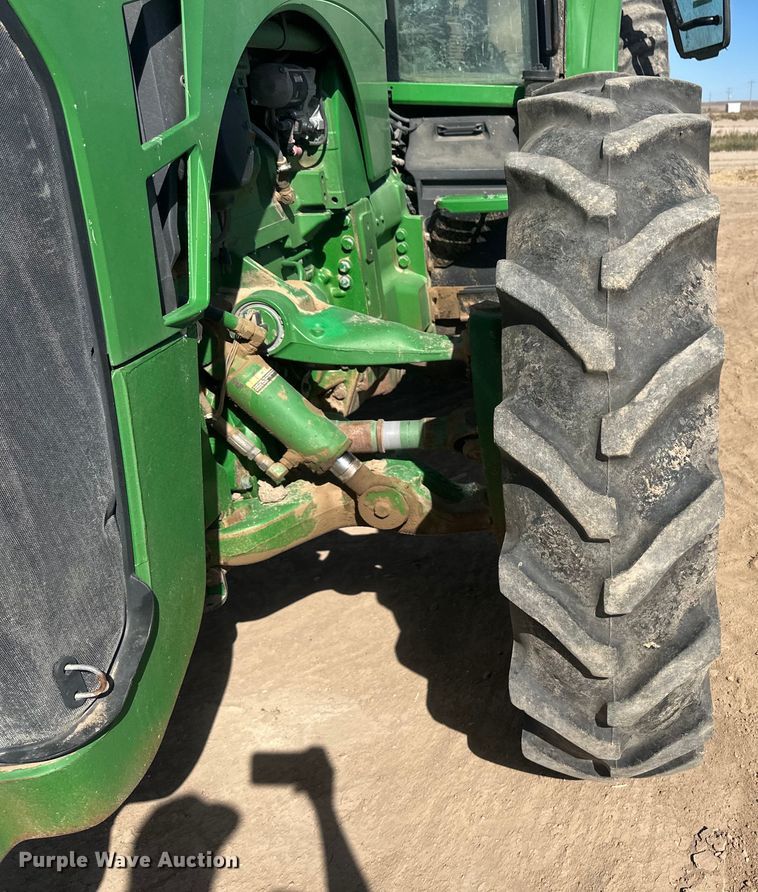 image for item IU9043 2008 John Deere 8330  MFWD tractor