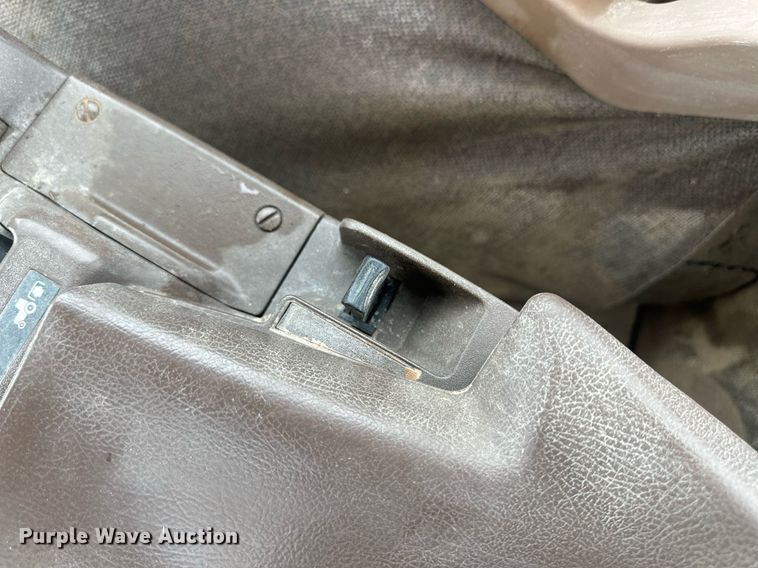 image for item IU9044 2007 John Deere 8430  MFWD tractor