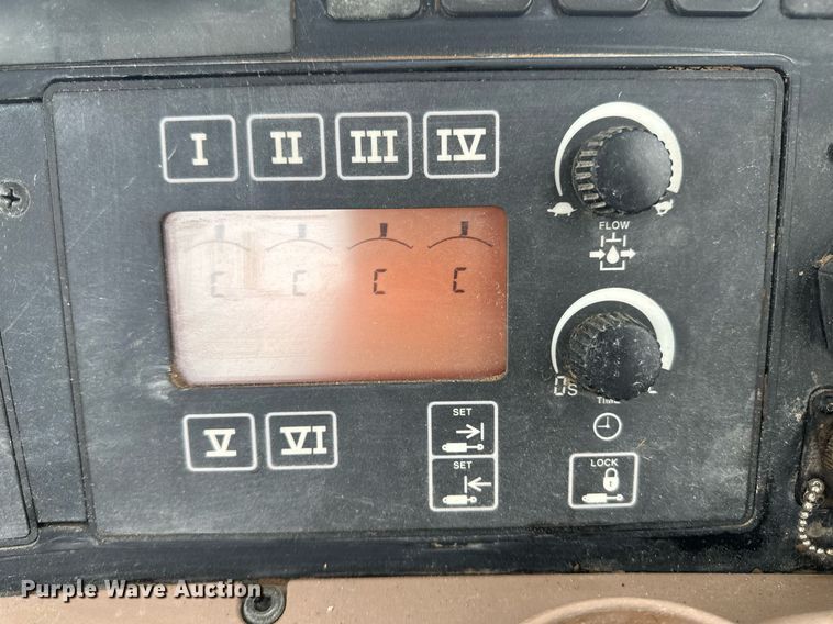 image for item IU9044 2007 John Deere 8430  MFWD tractor